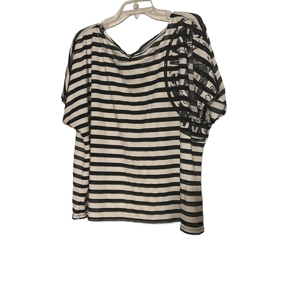 Black and white Top - Picture 1 of 4